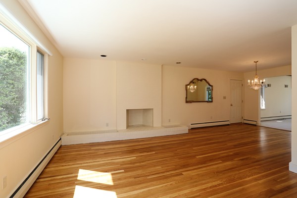 28 Highgate Road Framingham, MA 01701 - Photo 3 of 22 Gallery Image 3