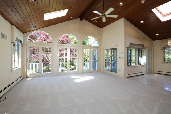 28 Highgate Road Framingham, MA 01701 - Photo 5 of 22 Gallery Image 5