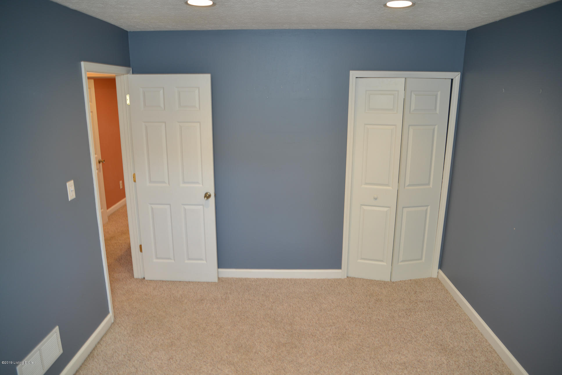 5112 Queens Castle Road Louisville, KY 40229 - Photo 17 of 35 5112_QueenCastleRd-17
