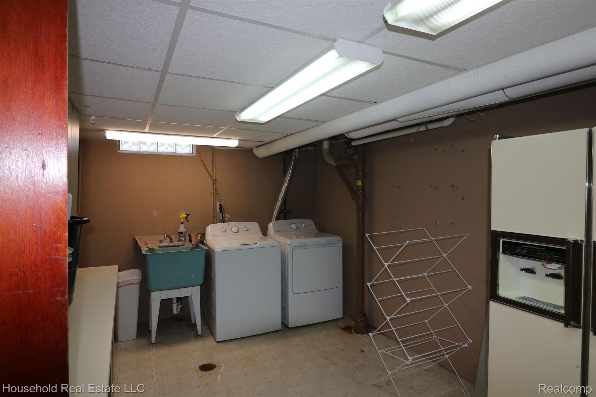 225 Croswell Street Romeo, MI 48065 - Photo 15 of 21 Laundry Room