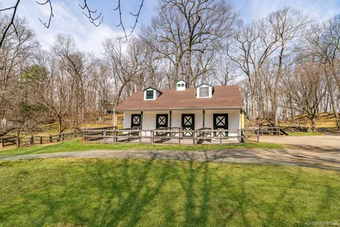 $4,950,000 | 549 Croton Lake Road, Bedford Corners, NY 10549