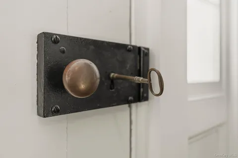 $4,950,000 | 549 Croton Lake Road, Bedford Corners, NY 10549