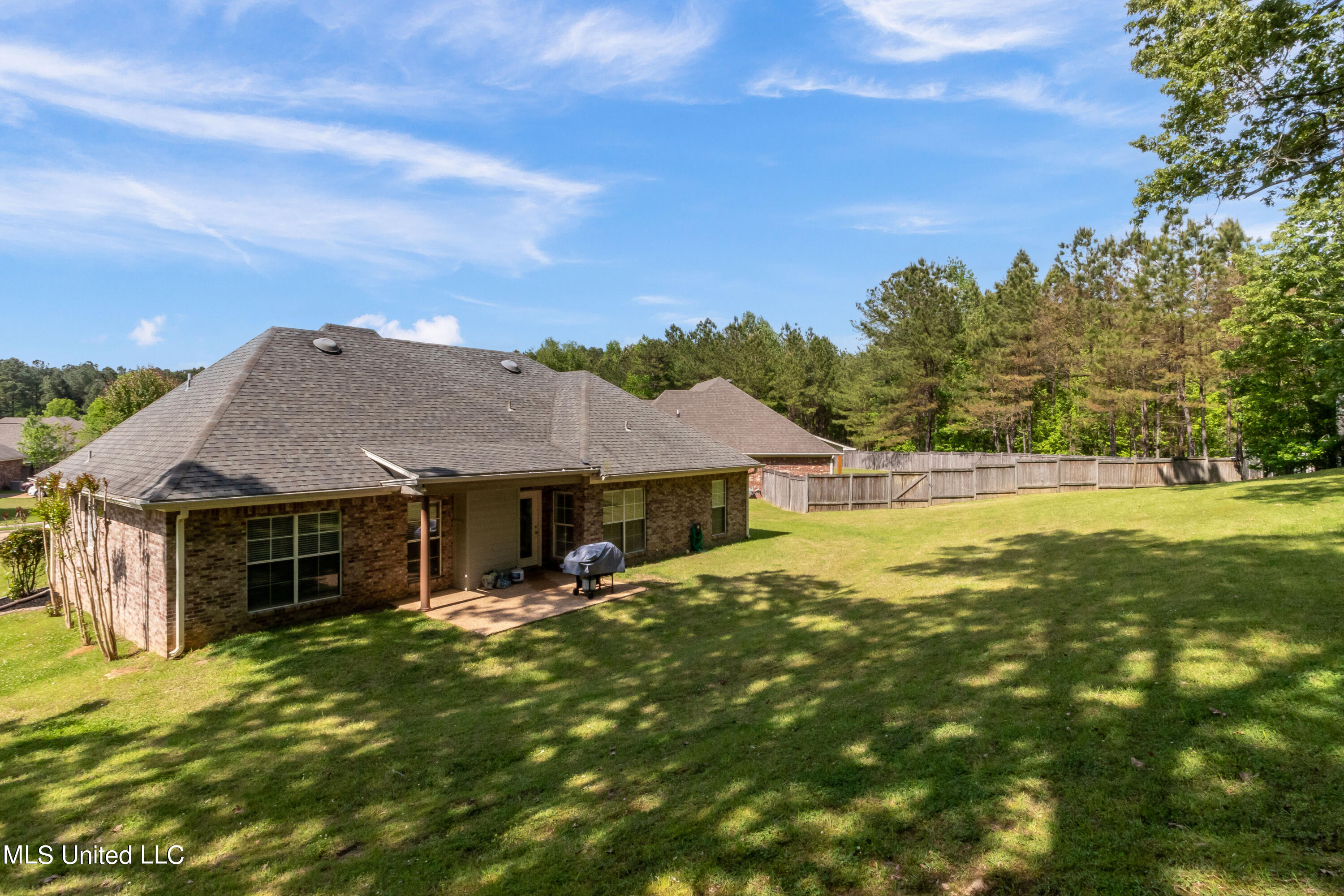 113 Baileys Ridge Circle Clinton, MS 39056 - Photo 3 of 24 113 Bailey Ridge Circle-21