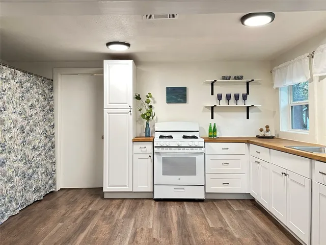 $219,000 | 1916 Hill Street, Bastrop, TX 78602