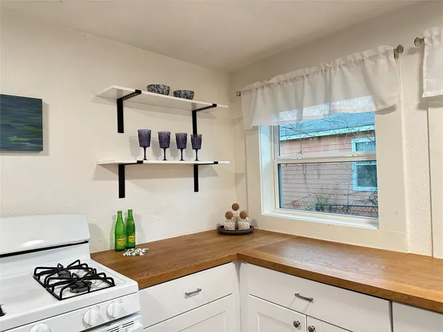 $219,000 | 1916 Hill Street, Bastrop, TX 78602