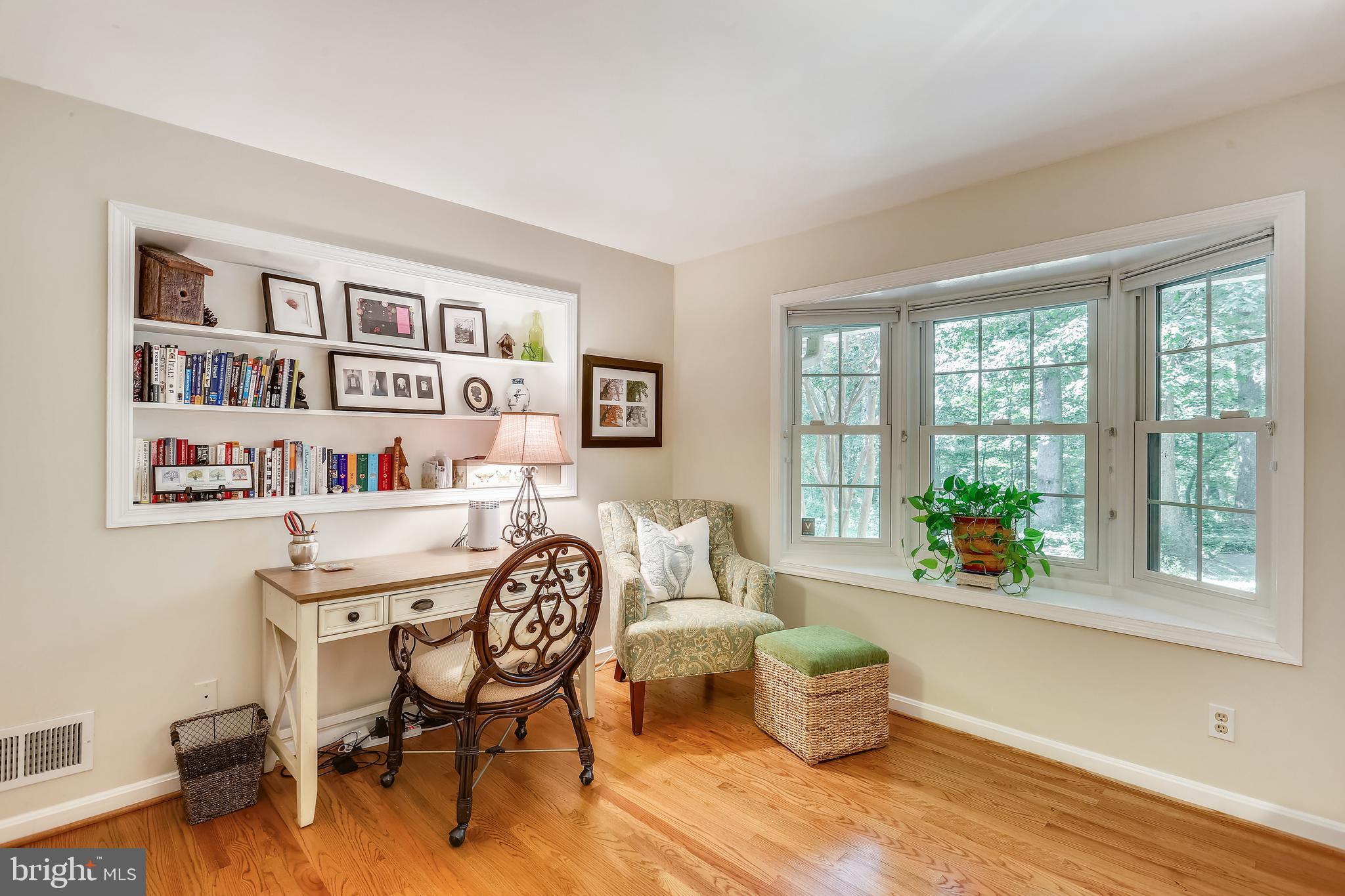 9600 Brink Road Gaithersburg, MD 20882 - Photo 20 of 66 Versatile 5th bedroom also perfect for home office