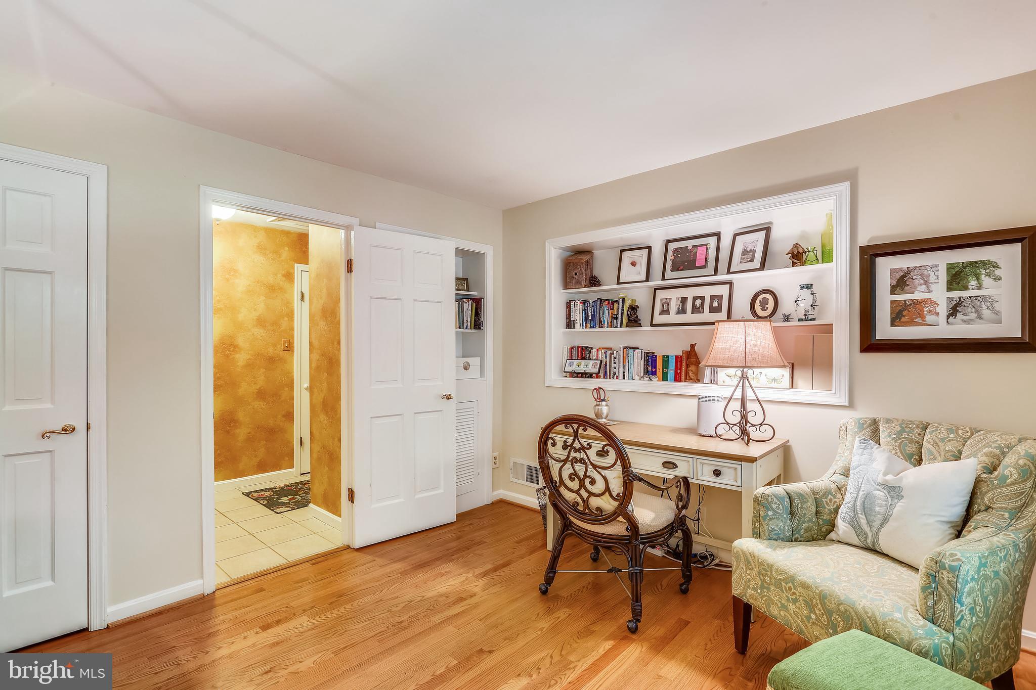 9600 Brink Road Gaithersburg, MD 20882 - Photo 21 of 66 5th bedroom/office with built-ins
