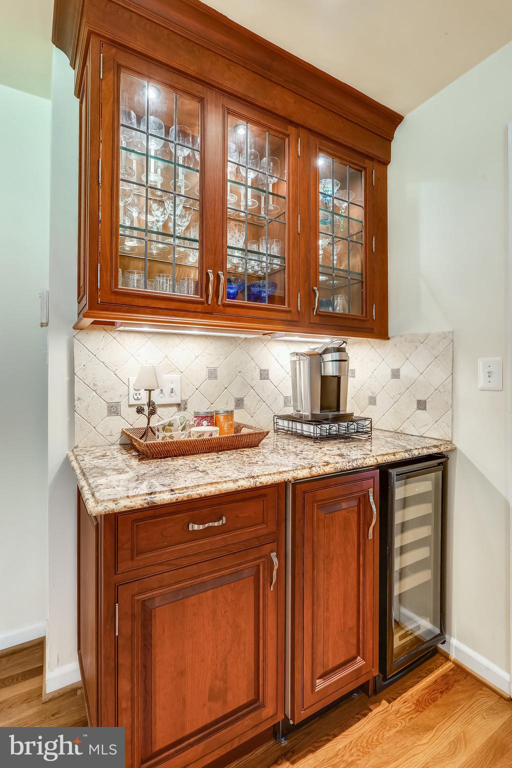 9600 Brink Road Gaithersburg, MD 20882 - Photo 7 of 66 Planning area w/beverage fridge & ice dispenser