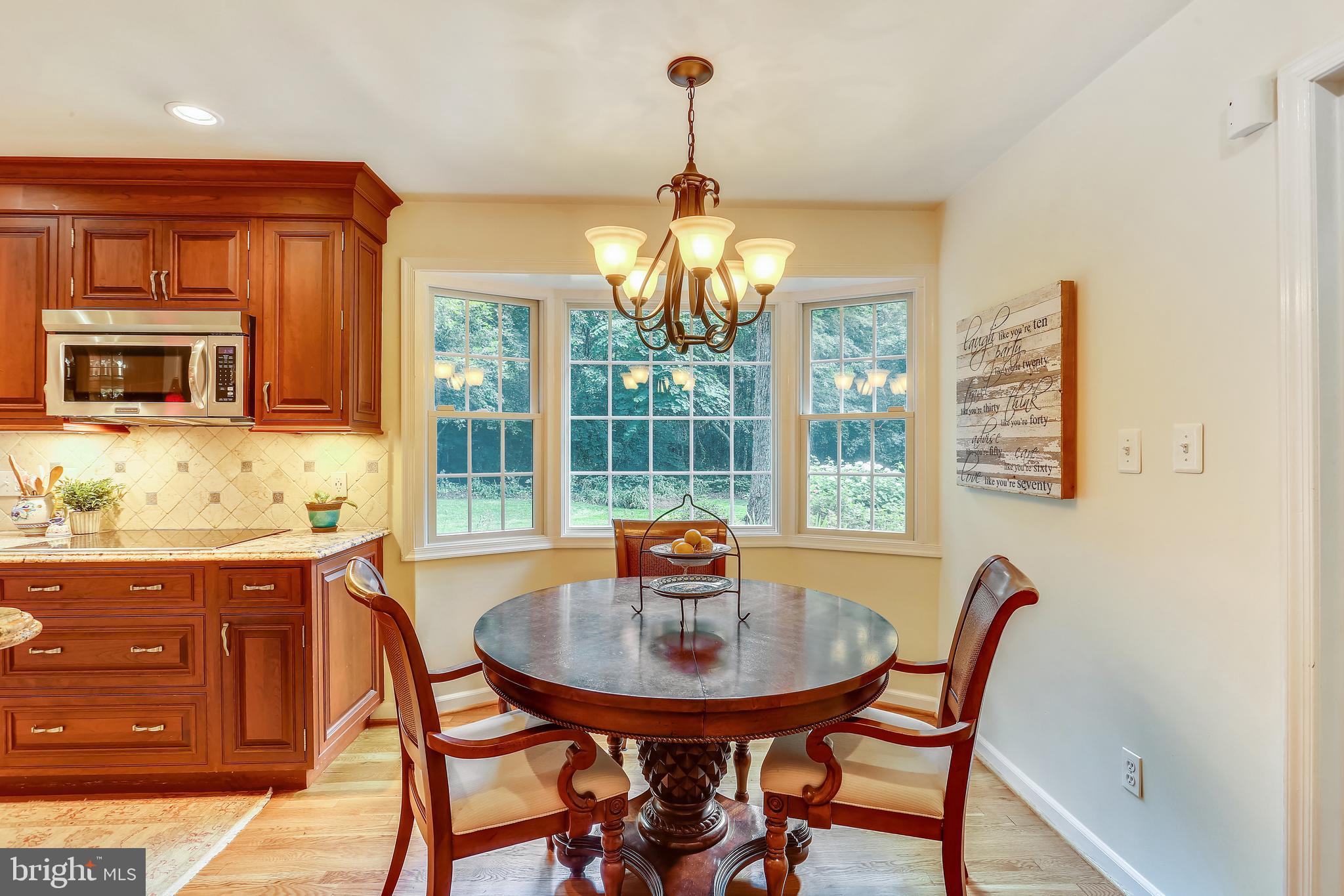9600 Brink Road Gaithersburg, MD 20882 - Photo 9 of 66 Sunny breakfast area w/bay window