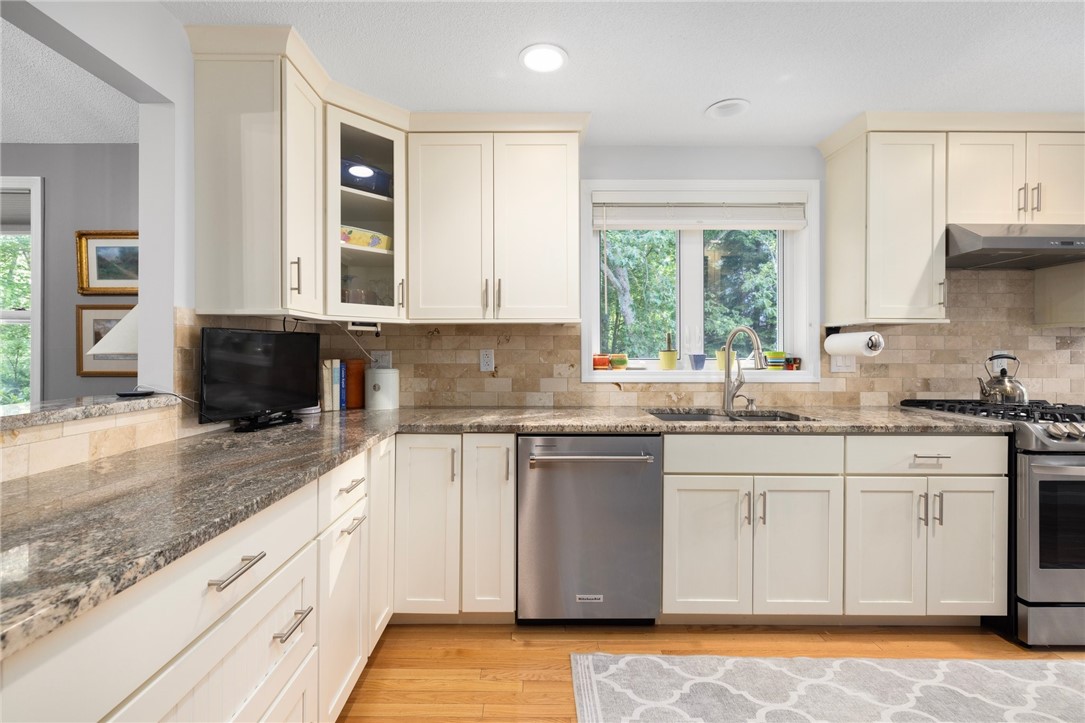 5570 Post Road, Unit 7 Warwick, RI 02818 - Photo 12 of 44