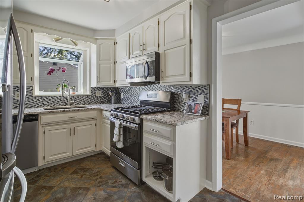 1560 Columbia Road Berkley, MI 48072 - Photo 17 of 52 Gallery Image 17
