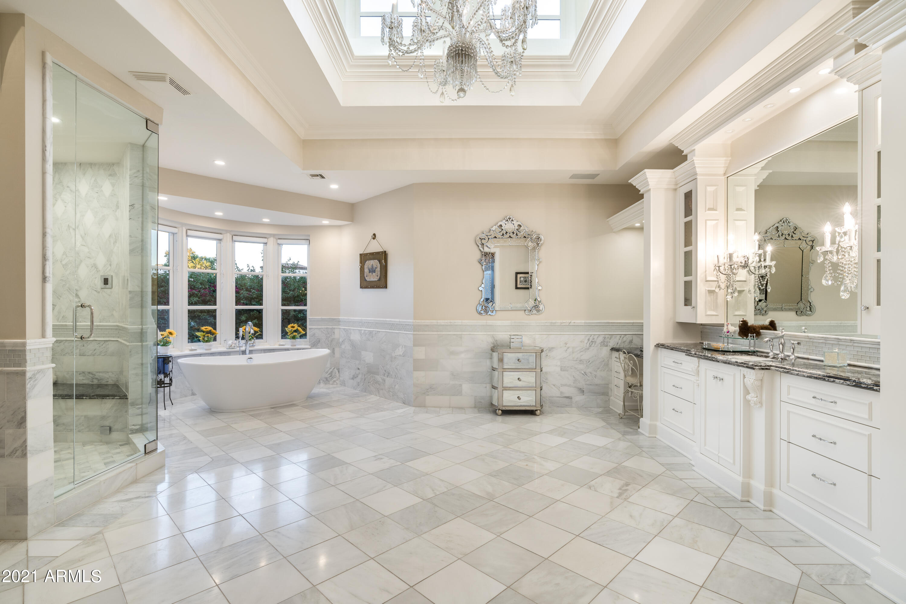 6310 North Yucca Road Paradise Valley, AZ 85253 - Photo 14 of 30 47 Her Master Bath