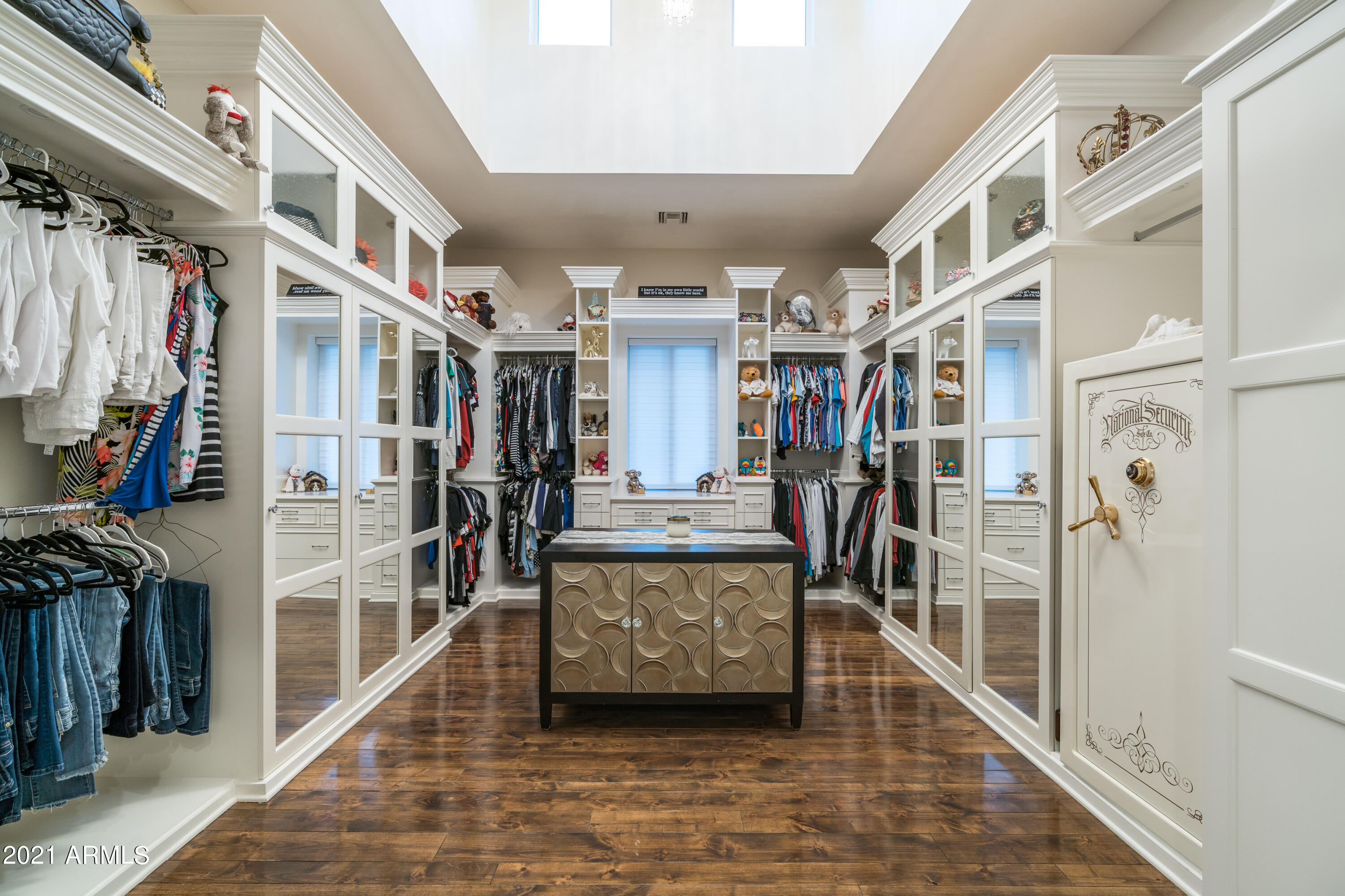 6310 North Yucca Road Paradise Valley, AZ 85253 - Photo 16 of 30 54 Her Master Suite Closet
