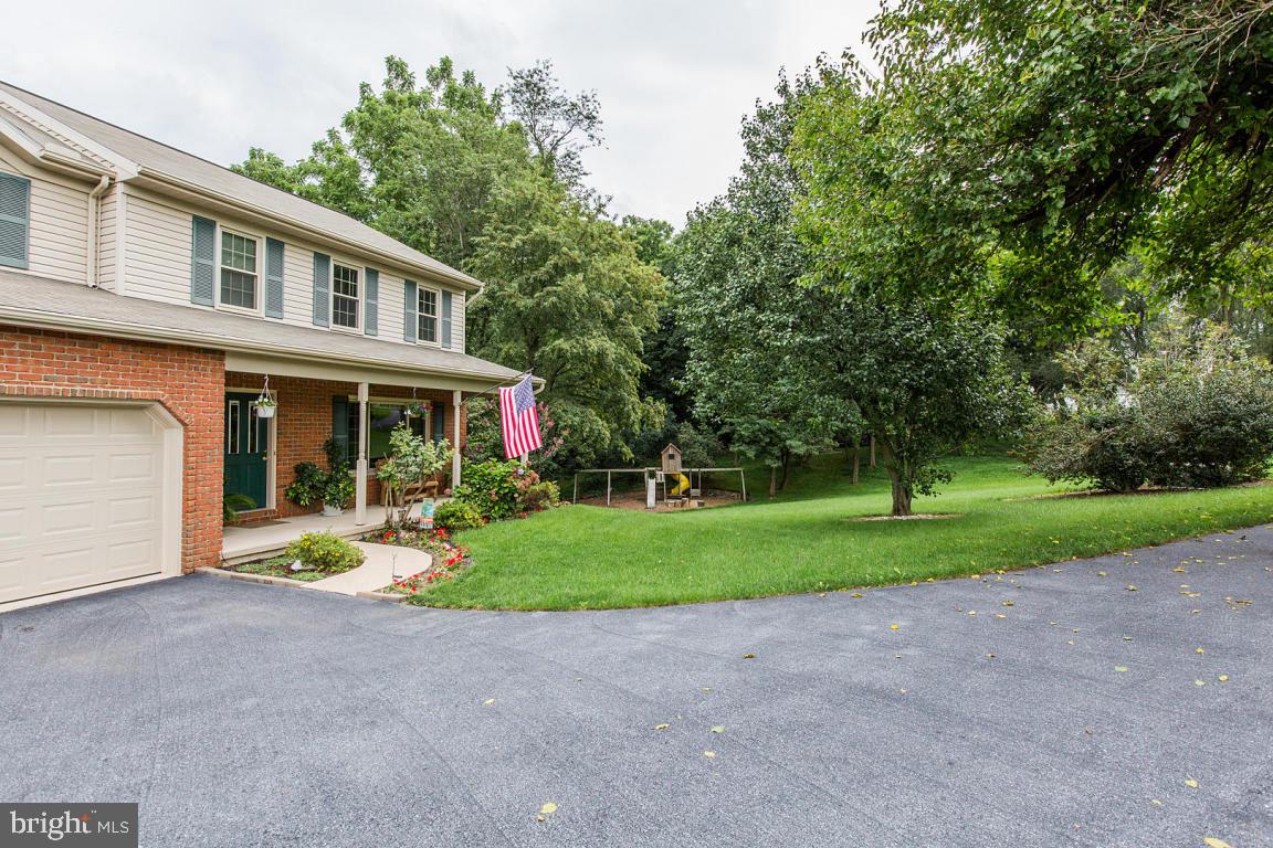 142 Snavely Mill Road Lititz, PA 17543 - Photo 4 of 70
