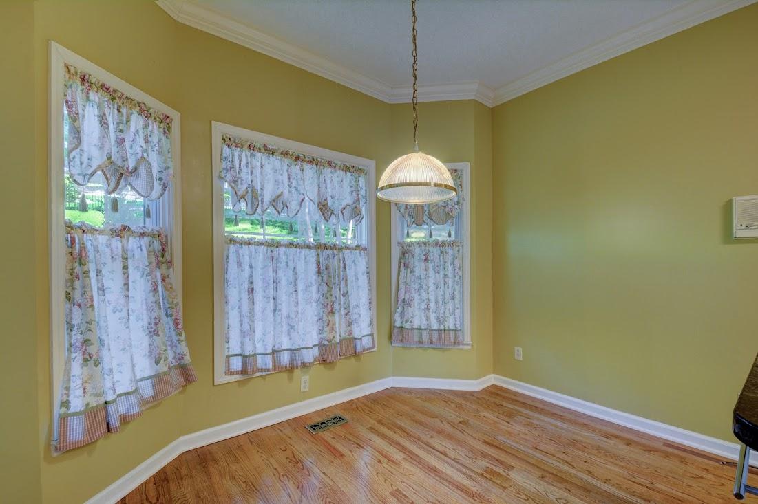 16 Radisson Cove Oak Ridge, TN 37830 - Photo 13 of 17 16radisonbrkfstnook