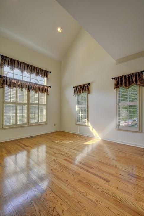 16 Radisson Cove Oak Ridge, TN 37830 - Photo 4 of 17 16radisonLR