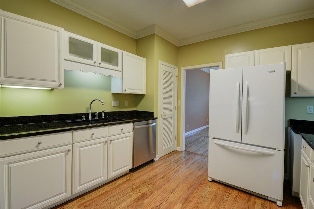 16 Radisson Cove Oak Ridge, TN 37830 - Photo 10 of 17 16radisonkit2