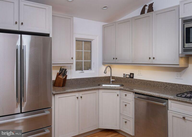 310 South Chester Road Swarthmore, PA 19081 - Photo 14 of 41 Kitchen