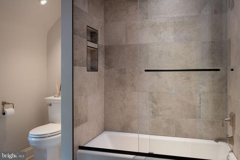 310 South Chester Road Swarthmore, PA 19081 - Photo 21 of 41 Second Floor Full Hall Bath