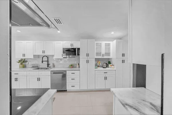 $549,900 | 6520 Kimberly Boulevard, North Lauderdale, FL 33068