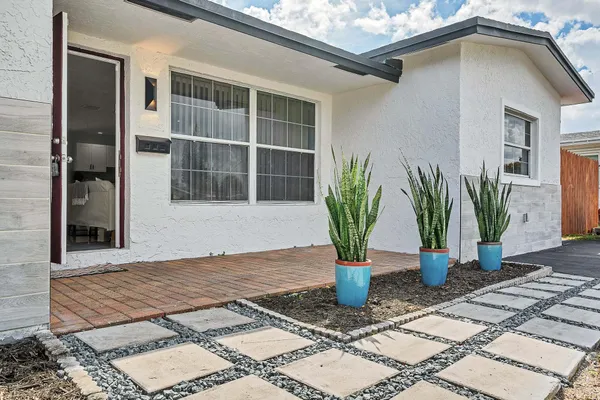 $549,900 | 6520 Kimberly Boulevard, North Lauderdale, FL 33068