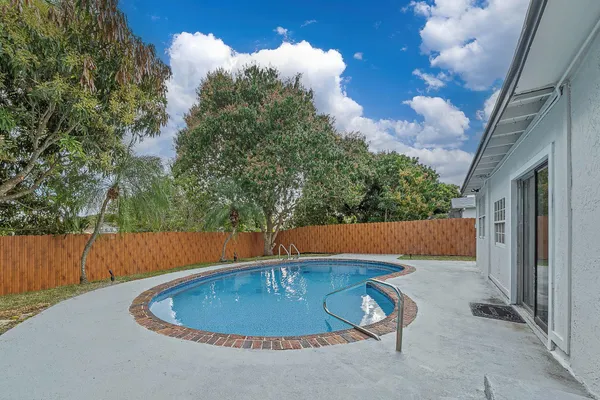 $549,900 | 6520 Kimberly Boulevard, North Lauderdale, FL 33068