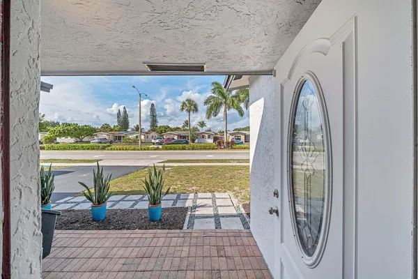 $549,900 | 6520 Kimberly Boulevard, North Lauderdale, FL 33068