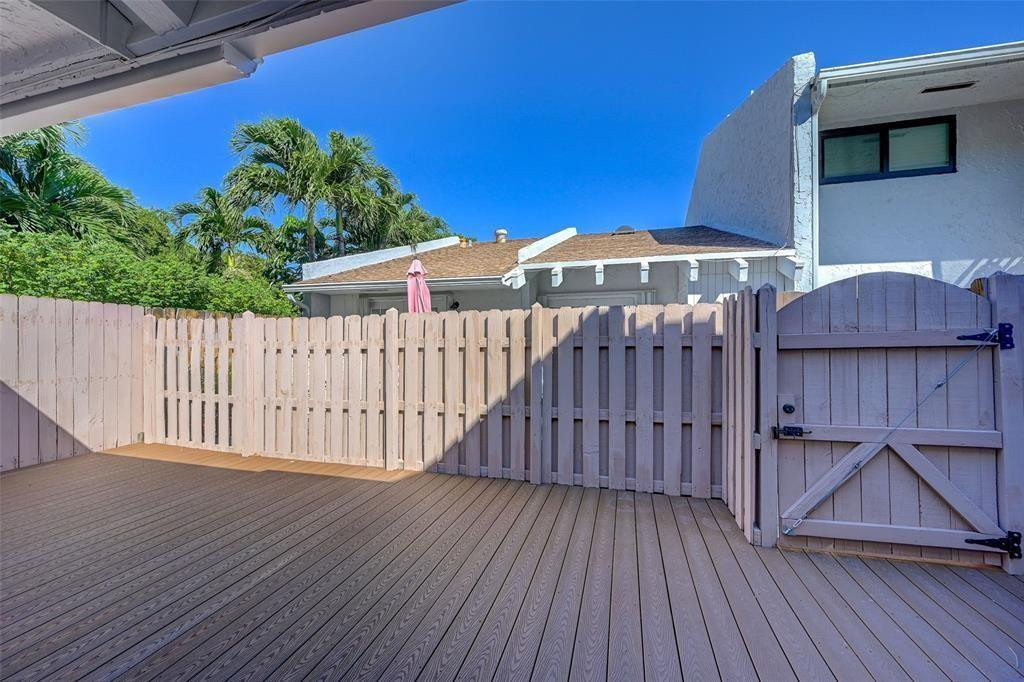 321 Jackson Street, Unit 5 Hollywood, FL 33019 - Photo 32 of 36 Photo 32