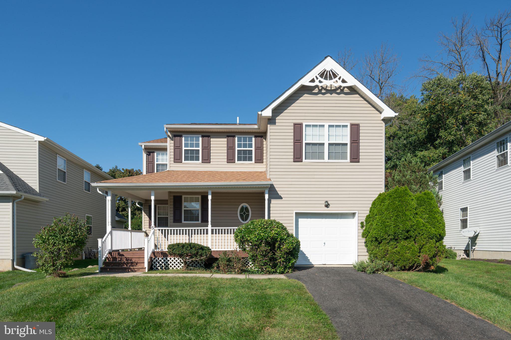 5 Liberty Court Marcus Hook, PA 19061 - Photo 1 of 35