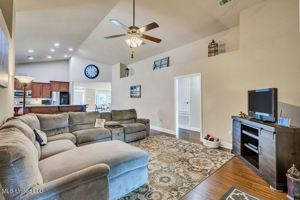 16434 Orange Grove Road Gulfport, MS 39503 - Photo 17 of 36 16434OrangeGroveRd-17