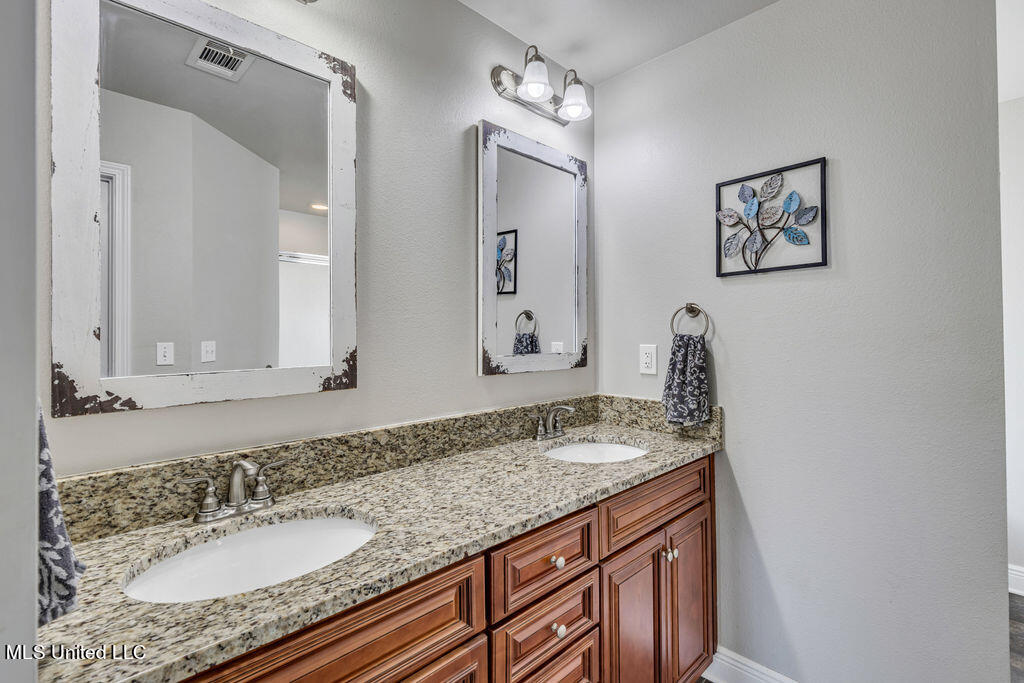 16434 Orange Grove Road Gulfport, MS 39503 - Photo 20 of 36 16434OrangeGroveRd-20