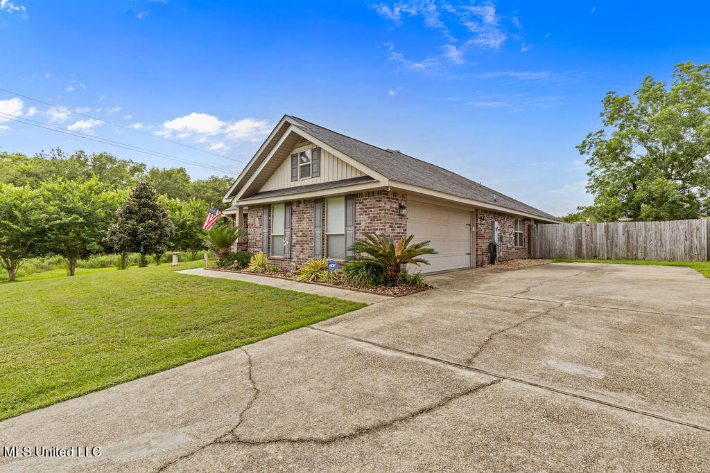 16434 Orange Grove Road Gulfport, MS 39503 - Photo 3 of 36 16434OrangeGroveRd-3