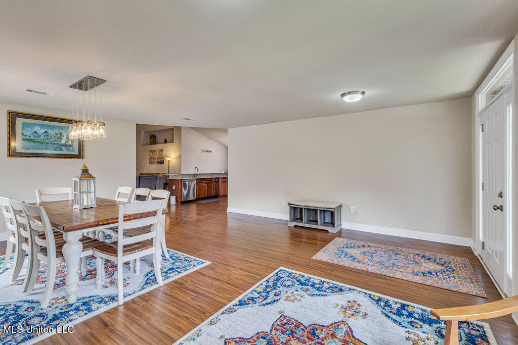 16434 Orange Grove Road Gulfport, MS 39503 - Photo 6 of 36 16434OrangeGroveRd-6