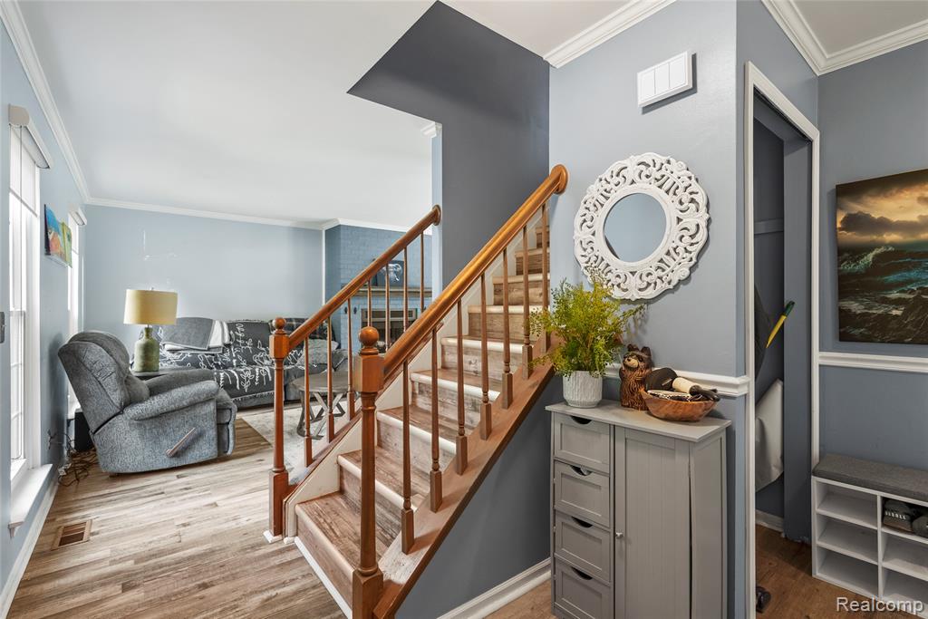 234 Whitney Drive Rochester Hills, MI 48307 - Photo 2 of 26