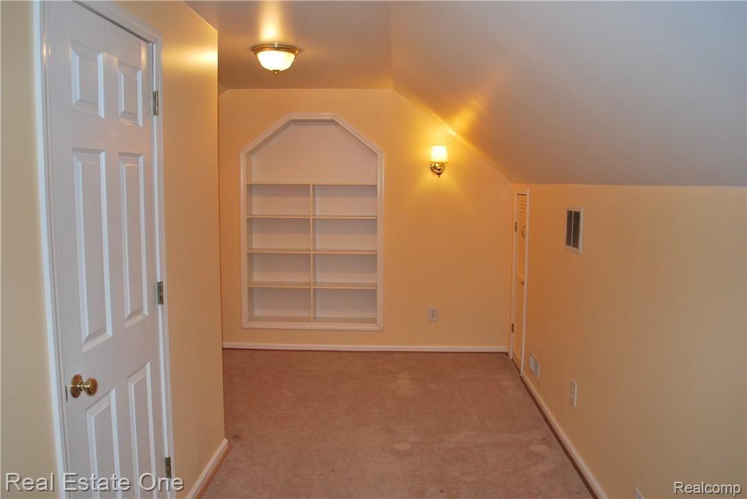 216 North Gulley Road Dearborn, MI 48128 - Photo 32 of 64 2nd View - Sitting Area (2nd Level)