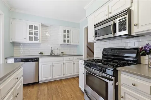 $385,000 | 306 West 114 Street, Kansas City, MO 64114