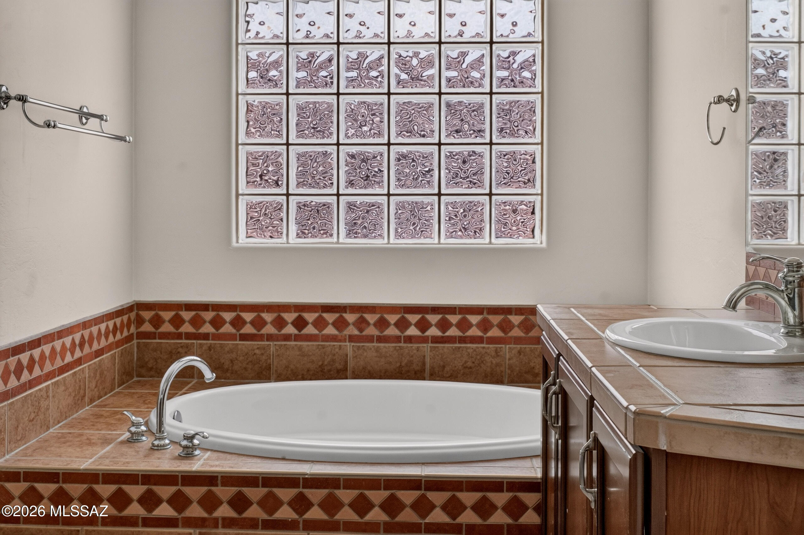 11370 North Moon Ranch Place Marana, AZ 85658 - Photo 25 of 42 Primary Bathroom