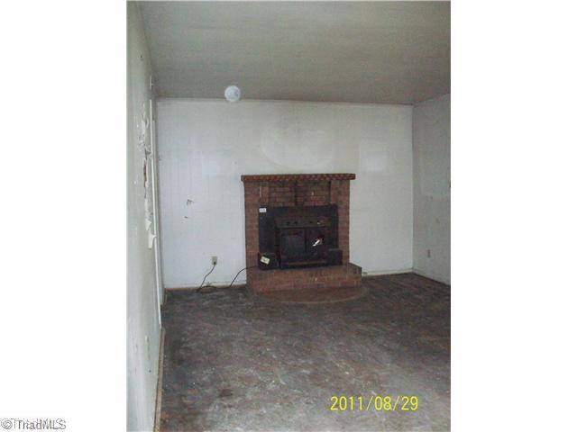 2715 Allen Jay Road High Point, NC 27263 - Photo 3 of 8 Living Room.
