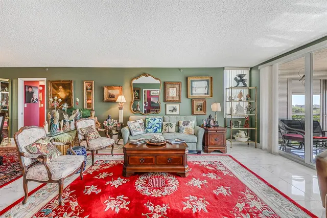 $259,000 | 3520 Oaks Way, Unit 809, Pompano Beach, FL 33069