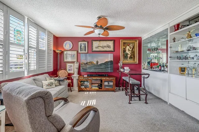 $259,000 | 3520 Oaks Way, Unit 809, Pompano Beach, FL 33069