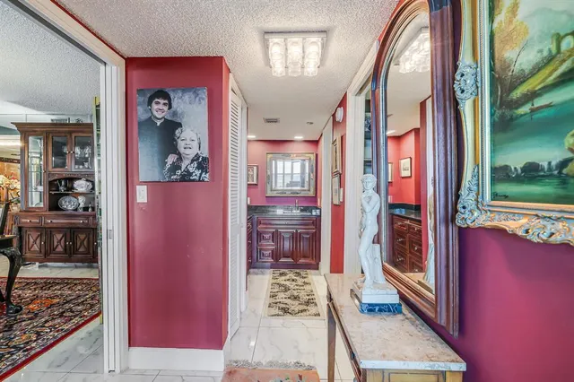 $259,000 | 3520 Oaks Way, Unit 809, Pompano Beach, FL 33069