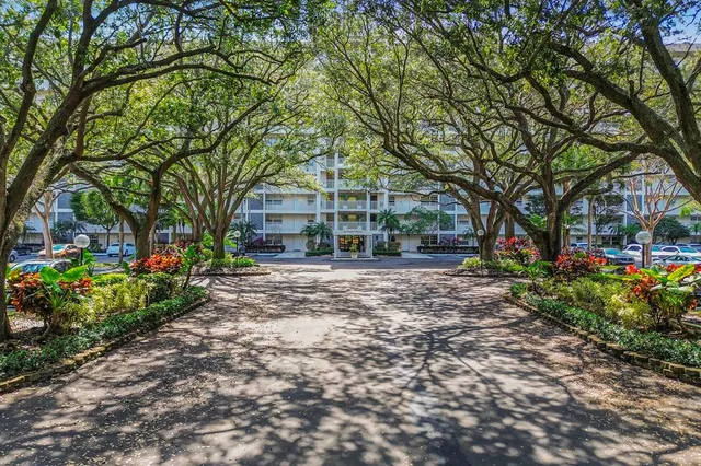 $259,000 | 3520 Oaks Way, Unit 809, Pompano Beach, FL 33069