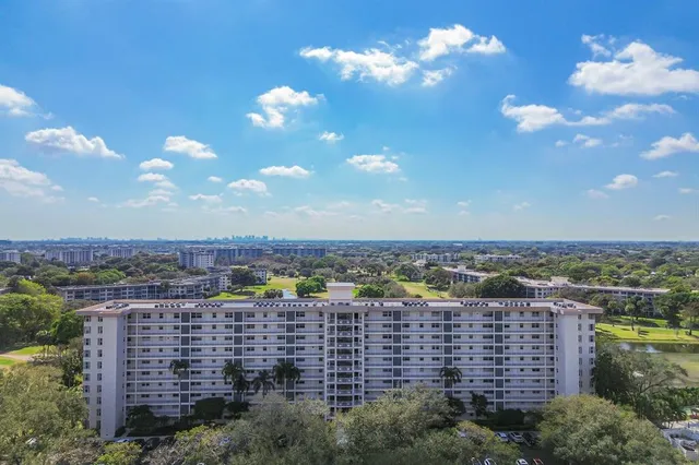 $259,000 | 3520 Oaks Way, Unit 809, Pompano Beach, FL 33069