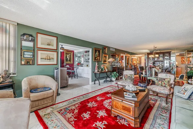 $259,000 | 3520 Oaks Way, Unit 809, Pompano Beach, FL 33069