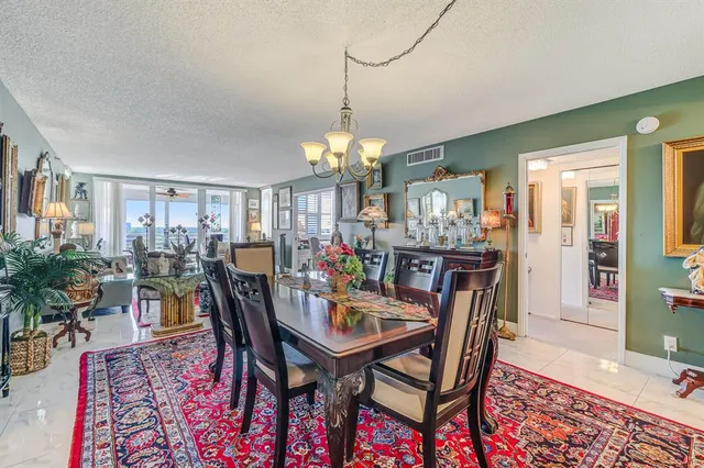 $259,000 | 3520 Oaks Way, Unit 809, Pompano Beach, FL 33069