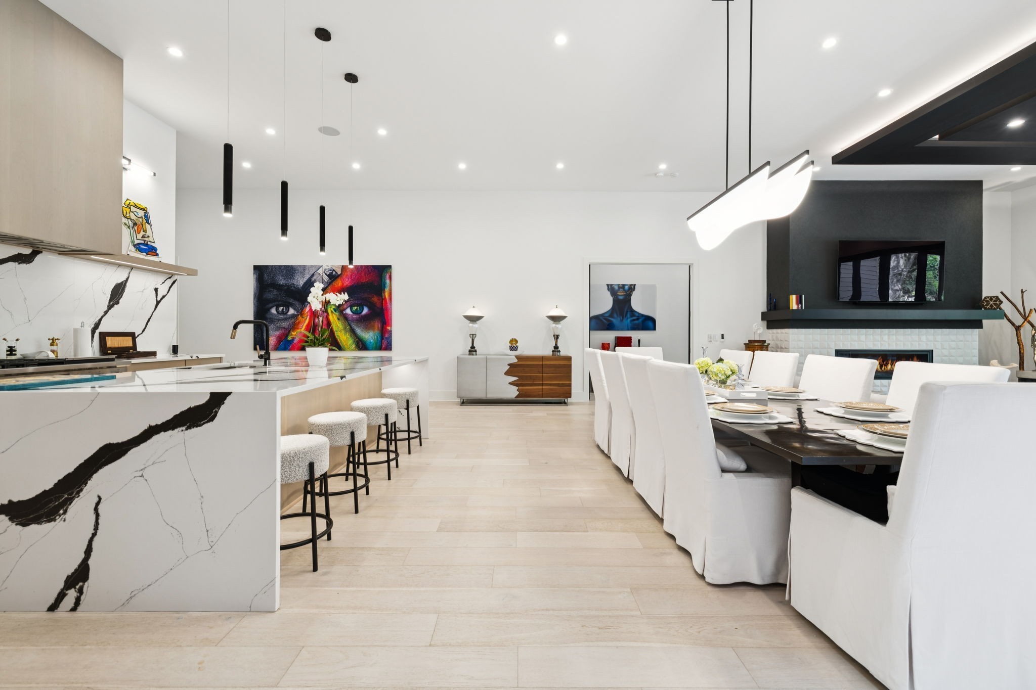 3916 Harding Place Nashville, TN 37215 - Photo 16 of 85 a living room with stainless steel appliances kitchen island a table and chairs