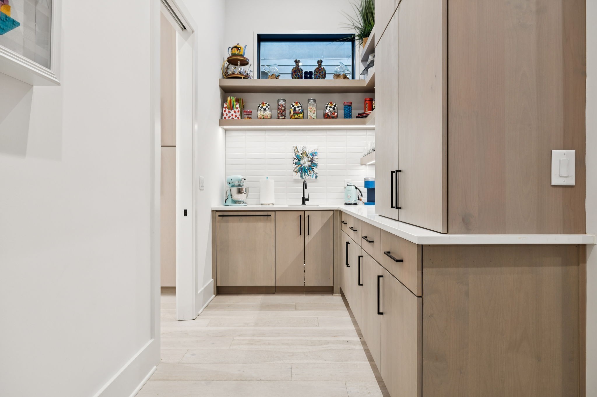 3916 Harding Place Nashville, TN 37215 - Photo 18 of 85 a view of a kitchen with cabinets