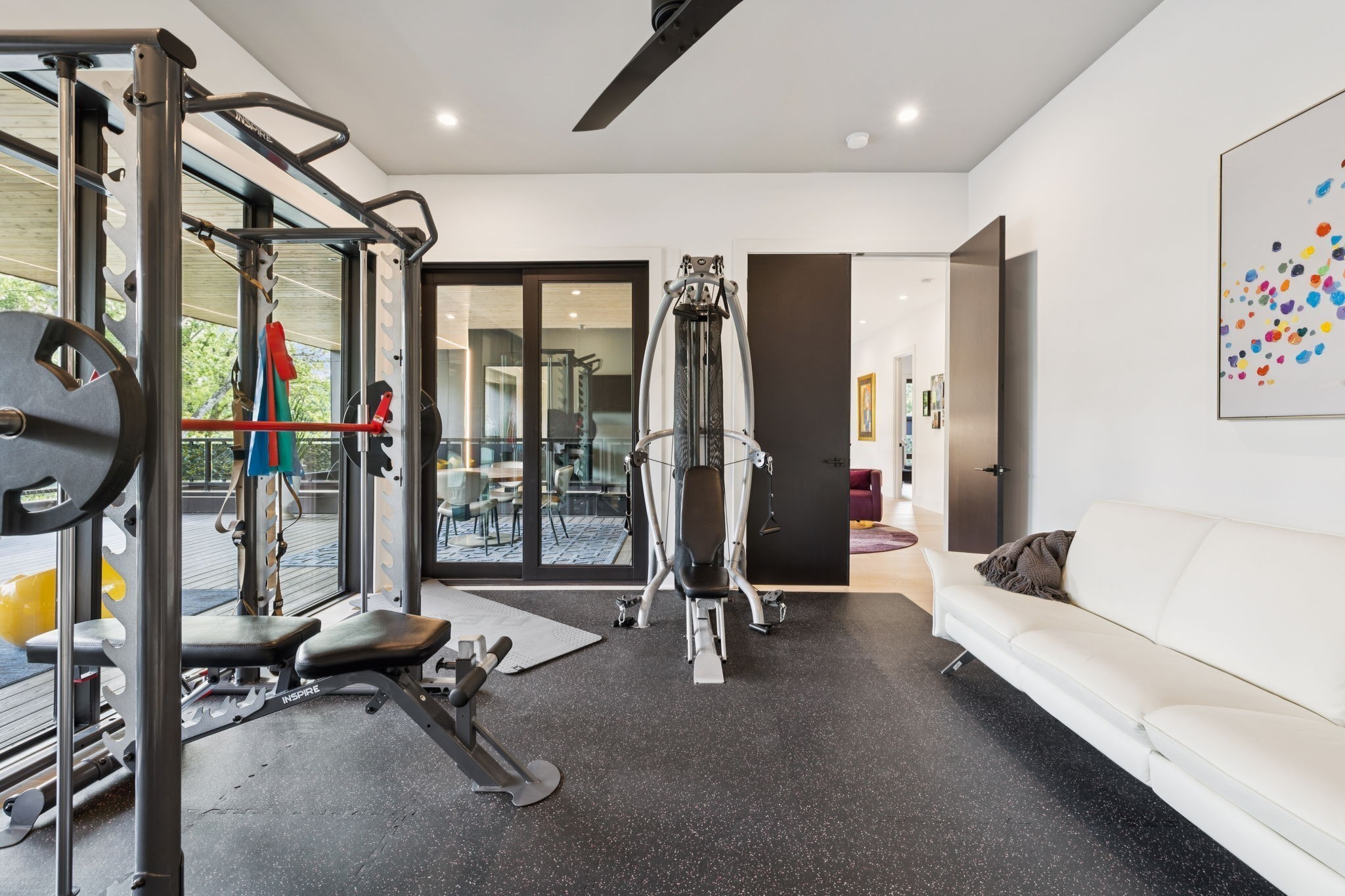 3916 Harding Place Nashville, TN 37215 - Photo 41 of 85 a living room with furniture gym equipment and a tub