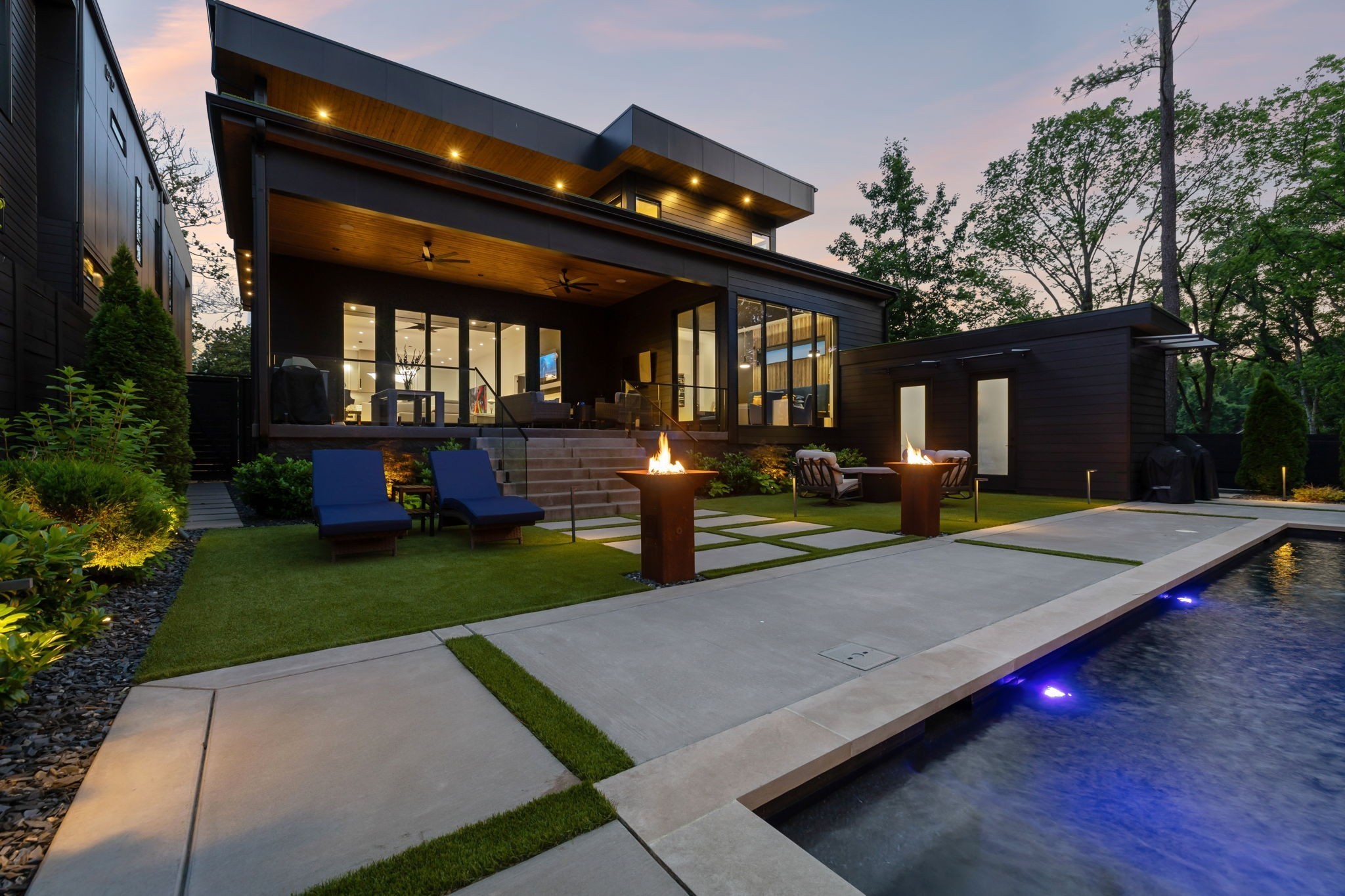 3916 Harding Place Nashville, TN 37215 - Photo 76 of 85 a view of a house with a backyard