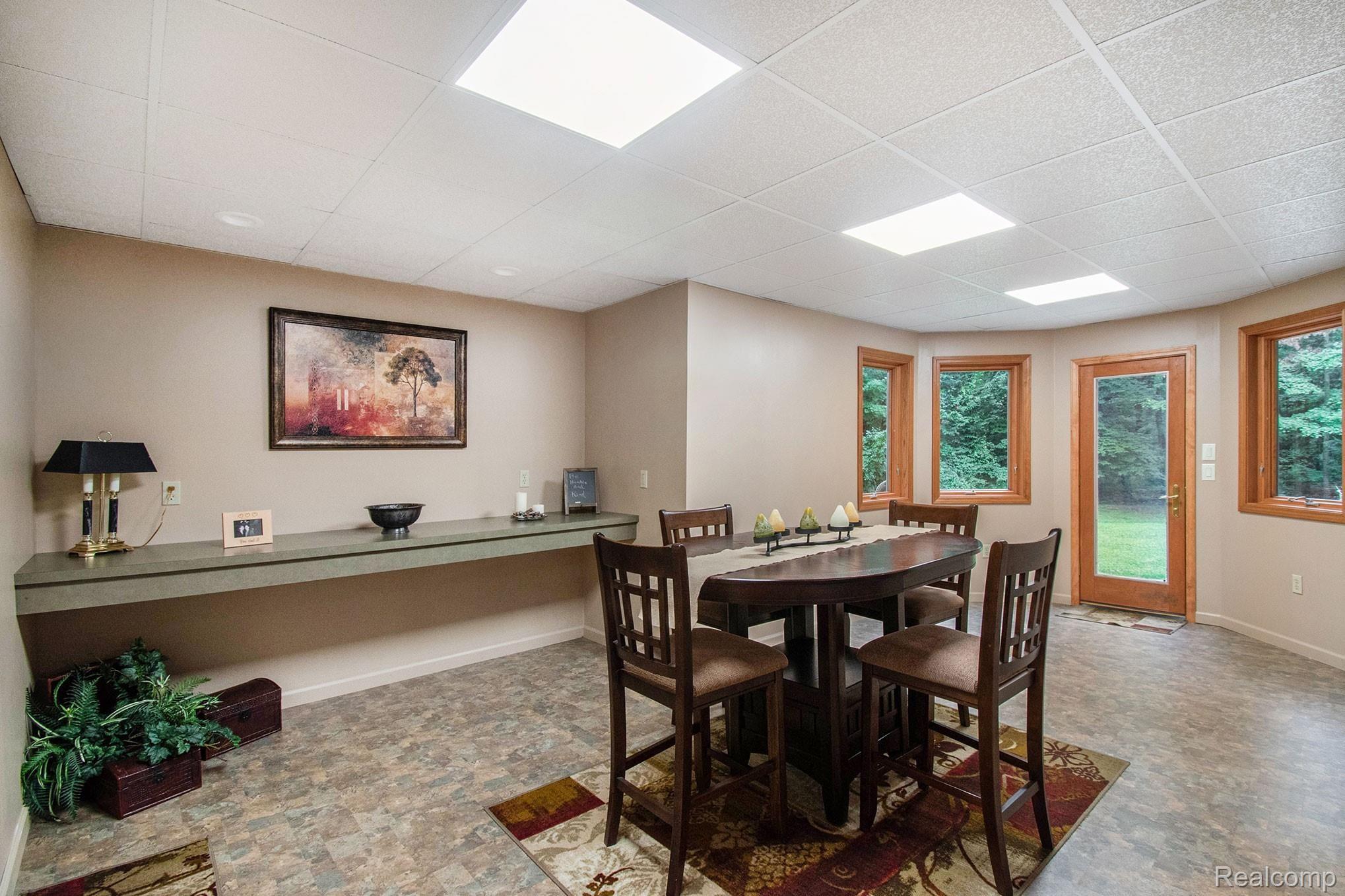 9813 McClements Road Brighton, MI 48114 - Photo 31 of 47 9813-McClements-_48.jpg